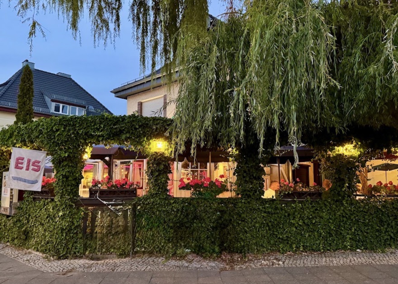 Ristorante La Strada bei Abendstimmung